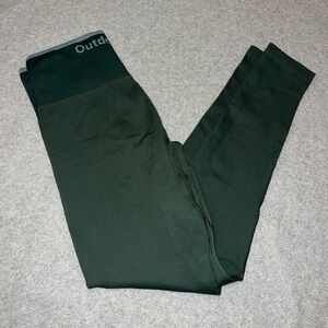 Outdoor Voices // SeamlessRib 7/8 Legging // Evergreen